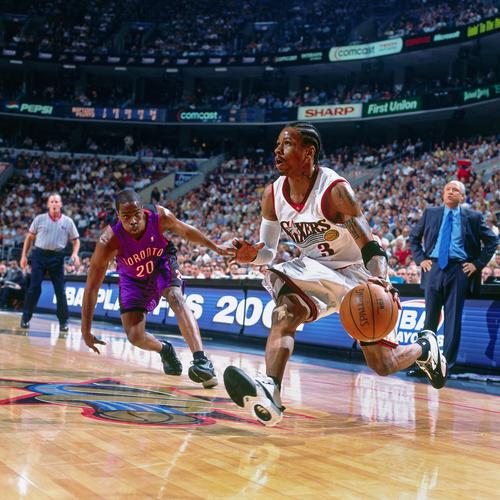 图片报：米兰对金玟哉感兴趣，在今夏就曾观察过他（图片报：米兰有意金玟哉，今夏已对其考察）