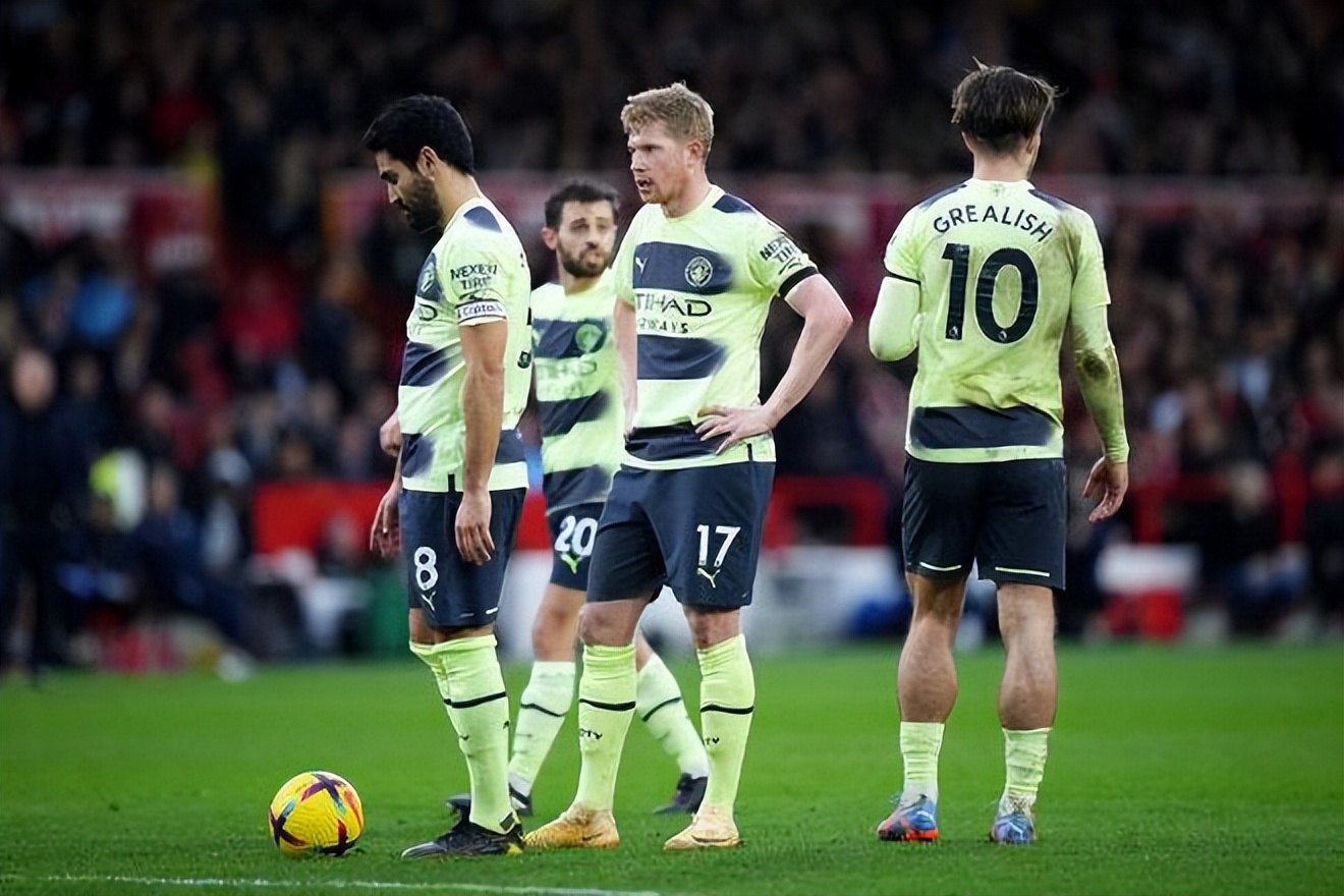 杰克逊轰24分，灰熊全队7人上双逆转取胜（杰克逊24分领衔，灰熊七人上双翻盘告捷）