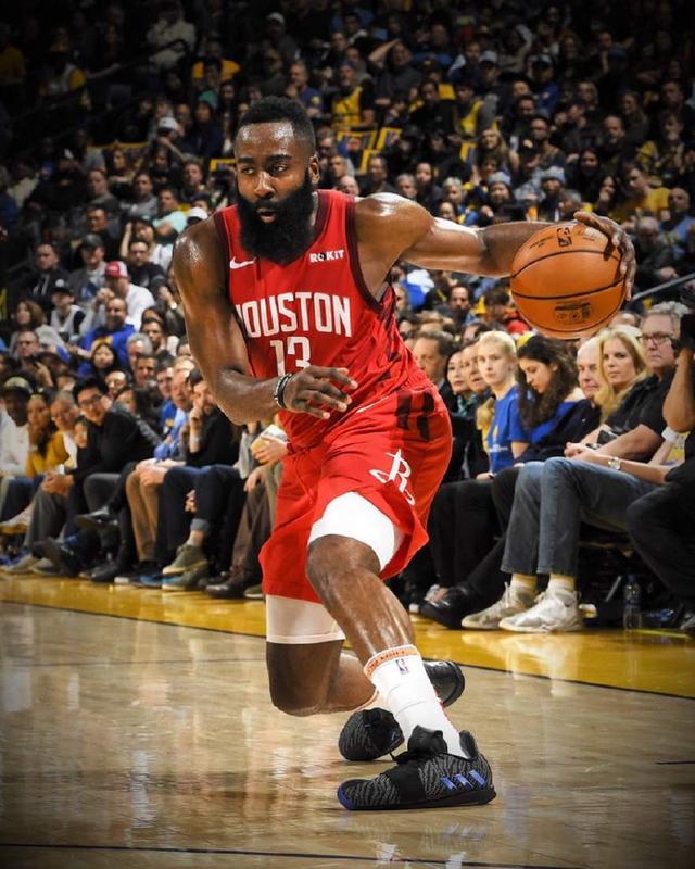 挪威黄金一代！哈兰德本届世预赛16球2助攻，厄德高1球7助攻（挪威双核爆发：哈兰德世预赛16球2助，厄德高1球7助）